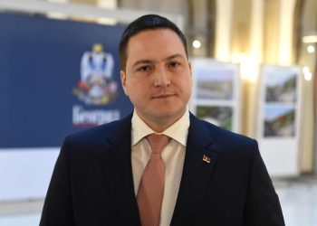 RODITELJI, VAŽNO! Ružić: Namera je da ne bude izgubljen ni dan nastave a kamoli godina! ŠTA I KAKO KAD NEKO ŽELI DA POPRAVI OCENU