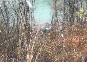 Kamiondžija na putu kod Prijepolja video tablicu i kamenje: Pozvao je policiju, koja je UBRZO U AMBISU OD 50 METARA UGLEDALA JEZIV PRIZOR