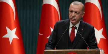 Erdogan / ”Ezani neće utihnuti, zastava se neće spustiti, narod i država se neće podijeliti, iskreno govorim, Allah mi je svjedok”