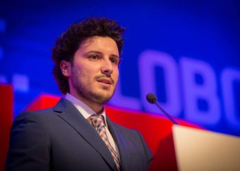 Dritan Abazović objavio da je pozitivan na koronavirus