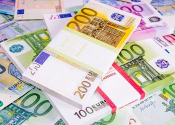 Pazarac pokušao da prošvercuje 100.000 eura