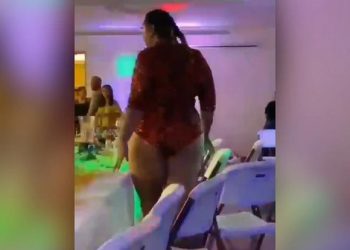 Hit sa svadbe u Srbiji: Devojka propala kroz sto kada je skočila na njega da igra (VIDEO)