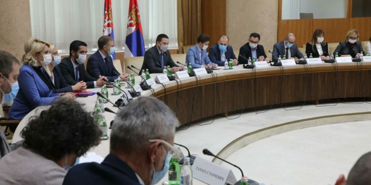 U TOKU SEDNICA KRIZNOG ŠTABA Sve se zatvara u 17h, potpuno “zaključavanje” i druge NOVE MERE koje su na stolu