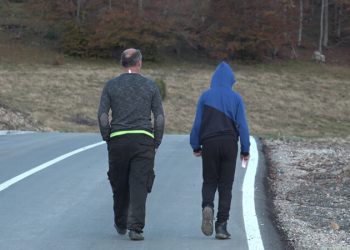 (VIDEO) Do Bijelih Voda – Svakodnevno 12 kilometara pješke do škole