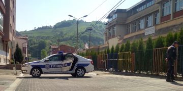 U pucnjavi koja se rano jutros desila u centru Novog Pazara povređen je strani državljanin S.R. (23) koji je zadobio povredu noge, saznaje radio Sto plus.