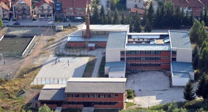 “NEĆEMO, ZASAD, ZATVARATI ŠKOLE” Ministar prosvete Ružić o koroni u učionicama, ali i ZIMSKOM RASPUSTU