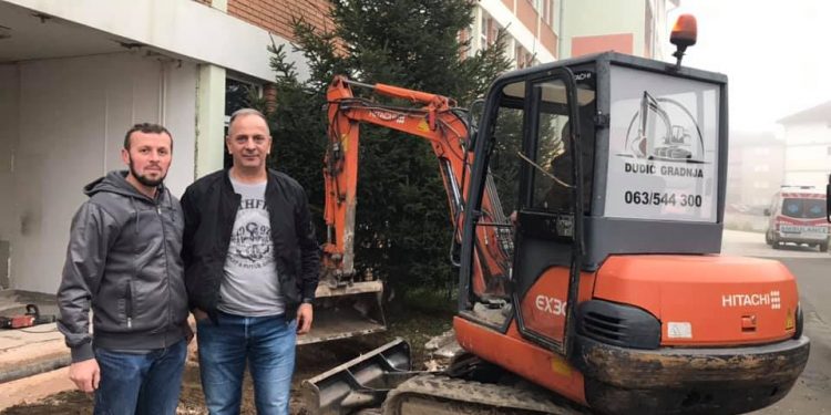SEAD BECKO ADEMOVIĆ I ALTAN GEGIĆ DOBIĆE ZNAČAJNO PRIZNANJE UDRUŽENJA SANDŽAKLIJA U BIH  ( VIDEO)