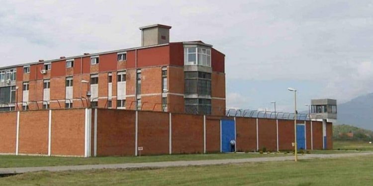 Koronom zaraženo 57 pritvorenika i 24 službenika