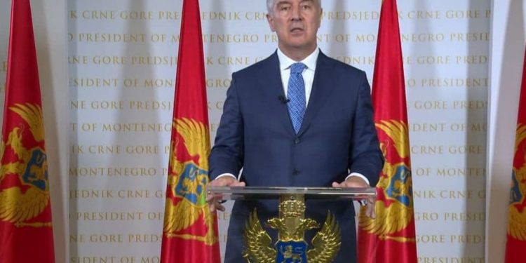 Đukanović na liječenju zbog upale pluća, negativan na koronavirus