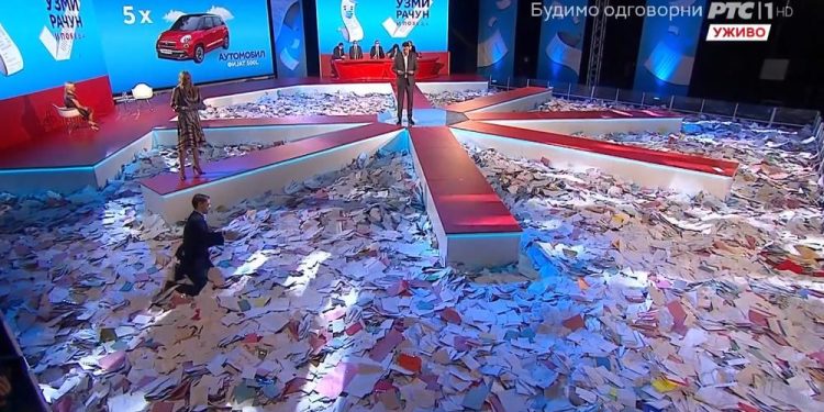 Marija je baksuz večeri: Izvukli su njenu kovertu, trebalo je da dobije AUTO, ali je napravila ovu GREŠKU