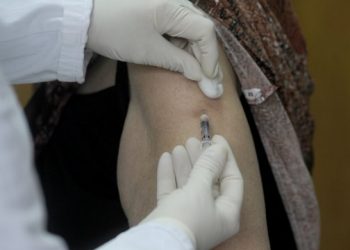 Stručnjaci: Ako se vakcinišemo, završetak epidemije krajem 2021.