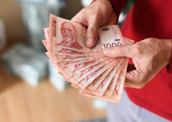 Sutra počinje isplata minimalca, a evo ko ima prednost NA RAČUN LEŽE 30.367 DINARA