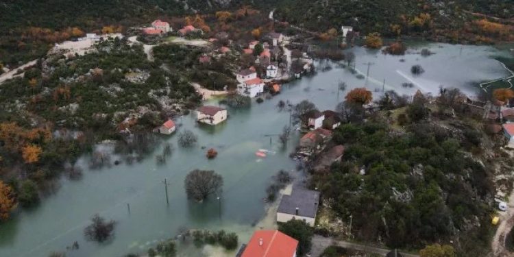 Dramatično stanje u Vrgorcu, sve je pod vodom, ljudi ne pamte ovako nešto