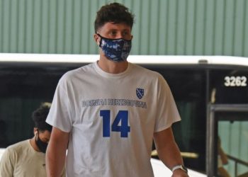 JUSUF NURKIĆ DOŽIVIO PREDIVNO IZNENAĐENJE: EVO KAKO SU UČENICI ŠKOLE KOJU JE POHAĐAO ODUŠEVILI KOŠARKAŠA