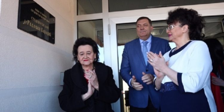 Koga je Dodik odredio da skine ploču sa imenom Karadžića na Palama?