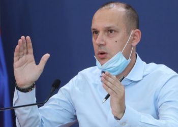 LONČAR POTVRDIO DA ĆE BITI DONETE NOVE MERE “Moramo da zaštitimo zdravstveni sistem, dolazak ljudi iz inostranstva NE BI MOGAO DA IZDRŽI”