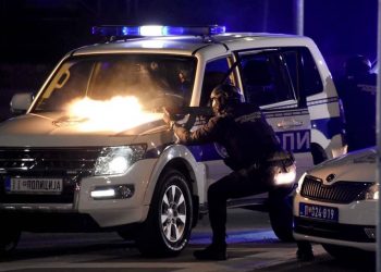 Haos na auto-putu: Naoružani lažni policajci pljačkali ljude