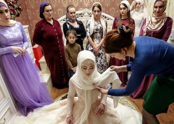 PODSJETNICI ZA SVEKRA MUSLIMANA- VAŠA SNAHA IMA OBAVEZE SAMO PREMA SVOME MUŽU