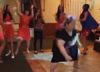 TAŠTA SE NAPILA NA SVADBI, pa napravila NEVIĐENI SKANDAL! OLEŠILA SE od alkohola, a njen potez je ZGROZIO SVE, MLADENCIMA PRESELO! (VIDEO)