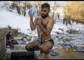 Surovi uslovi za migrante u kampu Lipa: Improvizuju u borbi za život