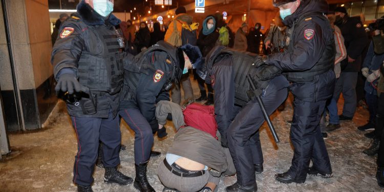 Ruski opozicionar Alexey Navalny priveden na aerodromu u Moskvi
