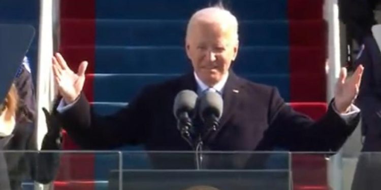 BAJDEN POLOŽIO ZAKLETVU: Amerika dobila novog, 46. predsednika! Zasutavljeni svi letovi iznad Vašingtona! (VIDEO)