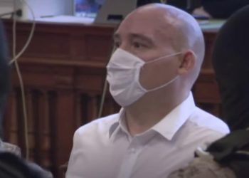 “JURILI SU ME LJUDI ALANA KOŽARA” Čaba Der nastavlja da šokira pred sudom, poželeo srećnu Novu godinu, pa započeo bizarno izlaganje: U Srbiji bi me odavno streljali