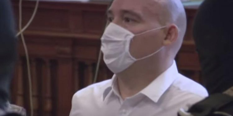 “JURILI SU ME LJUDI ALANA KOŽARA” Čaba Der nastavlja da šokira pred sudom, poželeo srećnu Novu godinu, pa započeo bizarno izlaganje: U Srbiji bi me odavno streljali