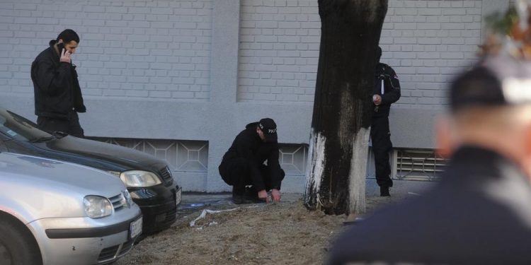 UBICA OSTAVIO OTISKE STOPALA U BLATU DOK JE BEŽAO: Novi detalji likvidacije Uskokovića (22) na Miljakovcu NAĐENE I ČAURE