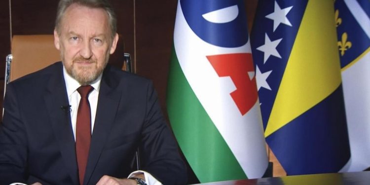 Izetbegović se obratio parlamentarcima u EU: Moramo naći balans između etničkog i građanskog principa