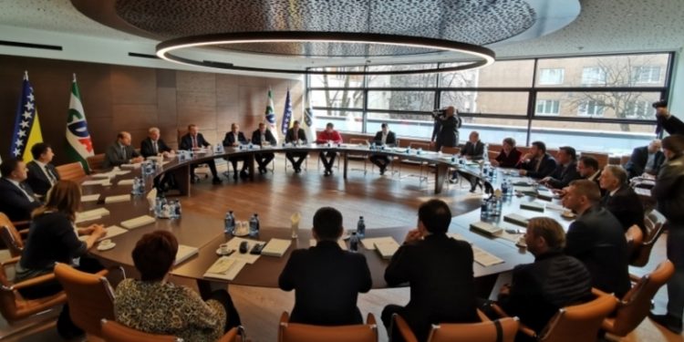 SDA: Dok čestita 9. januar, Vučić krije osumnjičene za genocid u Srebrenici