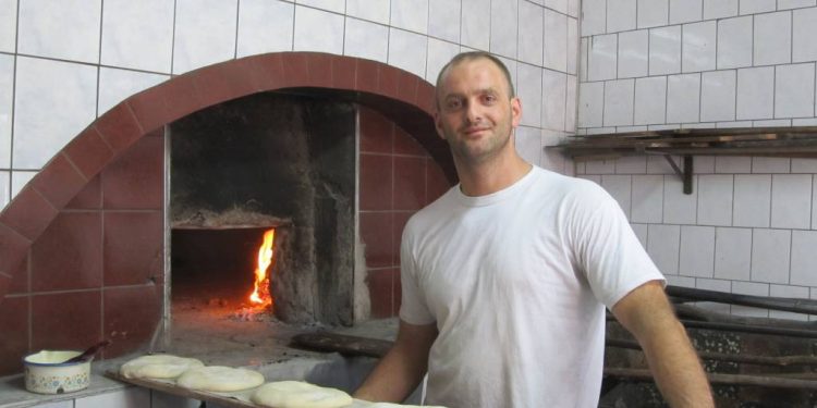 Novi Pazar – Hladna voda i vrela peć: Jutro uz peciva iz jedne od najstarijih pekara