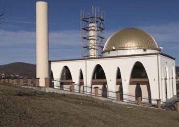 (VIDEO) U novoj džamiji u tutinskom naselju Lukavica klanjan prvi džuma namaz