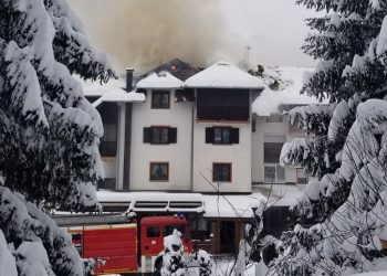 (VIDEO) Veliki požar na Zlatiboru, gore apartmani