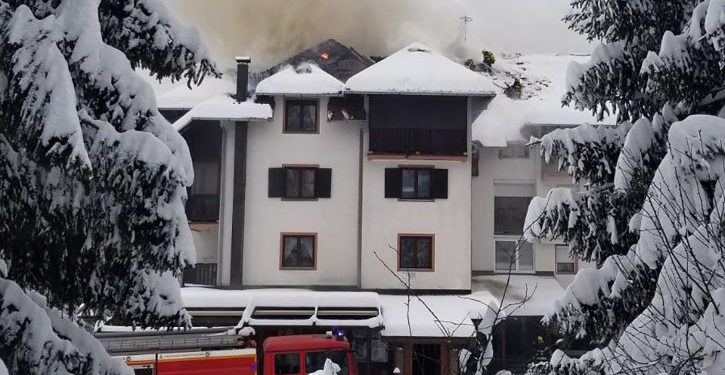 (VIDEO) Veliki požar na Zlatiboru, gore apartmani
