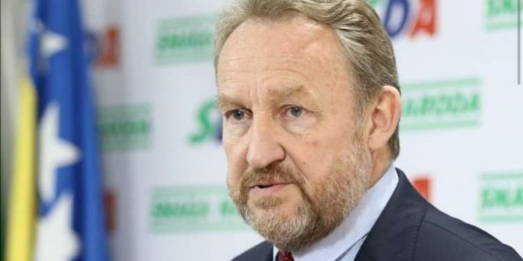 BAKIR IZETBEGOVIĆ OTVORENO: “Srbija i Hrvatska bi trebale da se izvinu BiH zbog onog što su uradili 90-tih godina ovdje”
