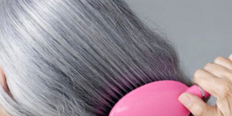 BILI SMO U ZABLUDI: Kosa ne SIJEDI ZBOG STAROSTI, ovo je pravi razlog