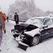 Sneg koji ne staje izazvao kolaps: Automobil smrskan u lančanom sudaru na Zlatiboru, saobraćaj stoji