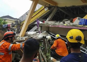 NOVI, SNAŽAN ZEMLJOTRES: SRUŠILA SE BOLNICA, POGINULO NAJMANJE 30 OSOBA