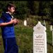 Dječak od novca iz kasice kupio nišane za mamu koja je preminula kada je imao 20 dana (VIDEO)
