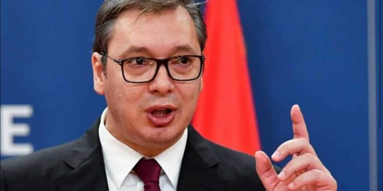 Vučić: Građanima u maju i novembru po 30 eura, penzionerima još 50