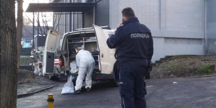 SAČEKUŠA NA MILJAKOVCU Ubica čekao metu da se parkira, pucao mu u glavu, telo pronašli radnici koji su došli da istovare hleb (FOTO)
