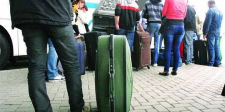 Bolje Biti Beskućnik U Njemačkoj Nego Zaposlenik Ovde? Na Samom Početku Godine Hiljade Građana Već Napustilo, Evo Kako I Zbog Čega