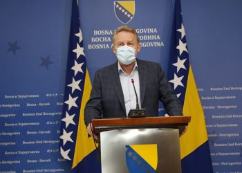 Kako smo ovoliko zalutali: Zašto su se svi Srbi identifikovali s Dodikom, pa čak i Šarović?