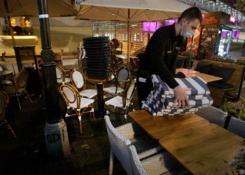 NOVO RADNO VREME NA STOLU KRIZNOG ŠTABA: Promena do 1. februara, evo do kada bi kafići i restorani mogli da rade!