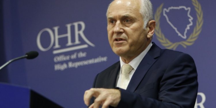 INZKO ISTJERUJE SVE NA ČISTAC: “Dodik je kukavica, poslao je Karadžićevu kćerku da skine ploču. Kada sam 2009. došao u BiH DOBIO SAM PAPIR U KOJEM…”