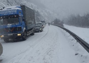 Putevi Srbije upozoravaju vozače na poledicu, maglu, odrone