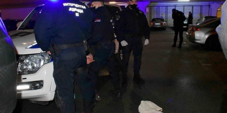 Novopazarac drogiran vozio automobil! Policija mu kući pronašla kokain