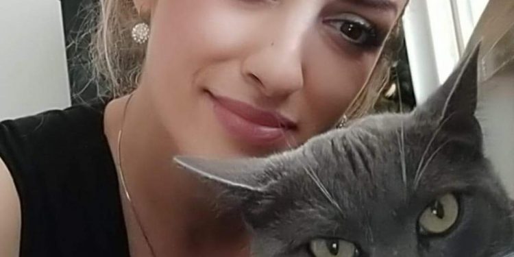 Sarajevska priča o bebi koja je ostavljena u kartonskoj kutiji: “Nikoga ne osuđujem, samo želim znati ko sam”