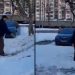 PENZIONER U SARAJEVU POSIPAO SOL PO SNIJEGU KAKO SE DJECA NE BI MOGLA SANKATI